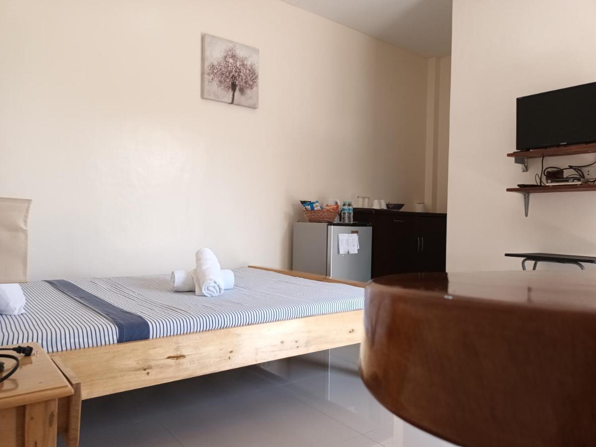 Grae'S Apartelle Moalboal Exterior photo