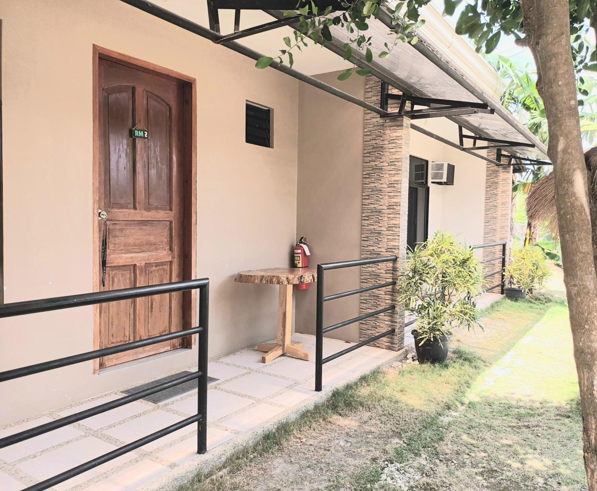 Grae'S Apartelle Moalboal Exterior photo