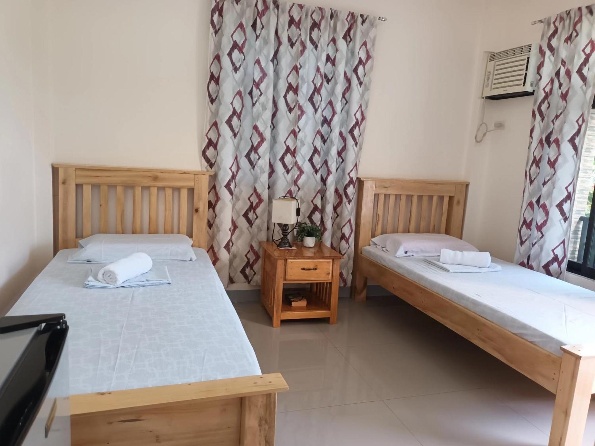 Grae'S Apartelle Moalboal Exterior photo